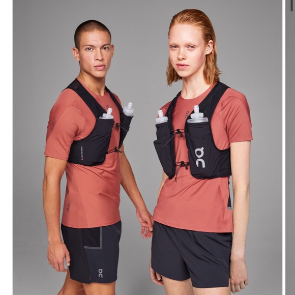 On Running Ultra Vest 5L – Black – Size S – New - Picture 2 of 9